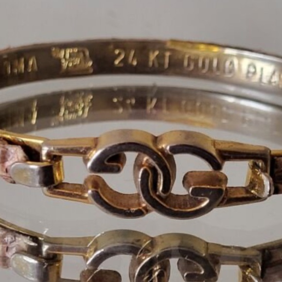 VINTAGE GUCCI GG 24K GOLDPLATED
BEIGE SNAKE'S SKIN BANGLE BRACELET - Picture 7 of 16